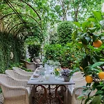 Casa Vanny, An With Private Garden 卢卡