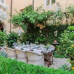 Casa Vanny, An With Private Garden *