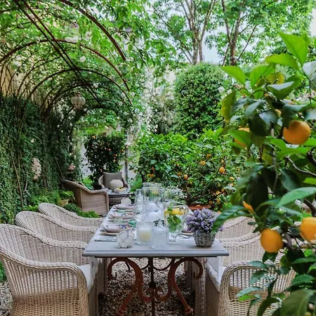 Casa Vanny, An With Private Garden Lucca