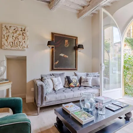 Casa Vanny, An With Private Garden Appartamento Lucca