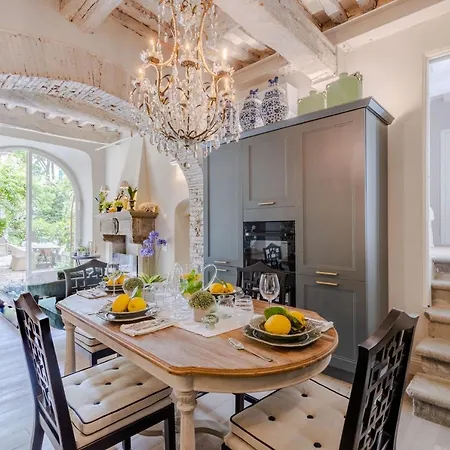 Casa Vanny, An With Private Garden *
