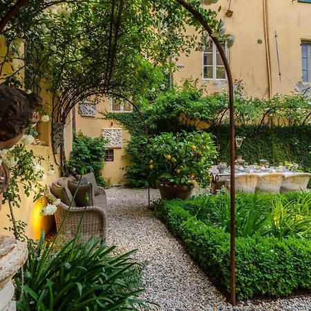Casa Vanny, An With Private Garden 公寓