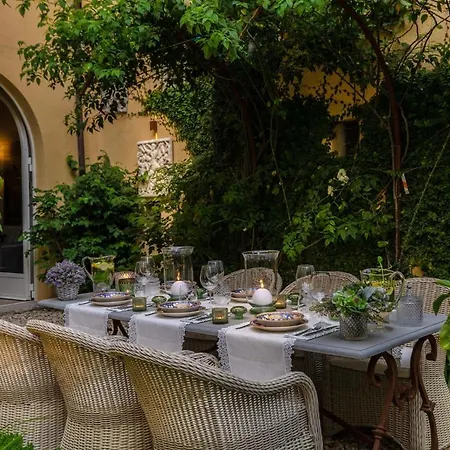 Casa Vanny, An With Private Garden *