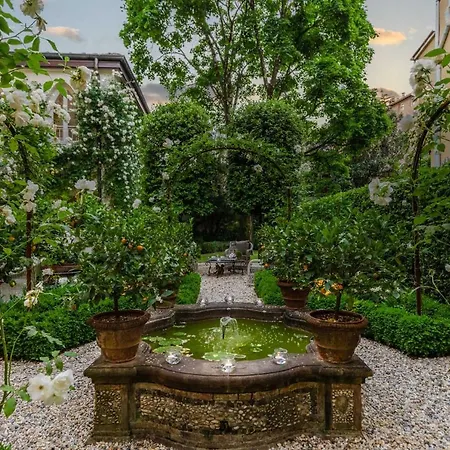 Apartamento Casa Vanny, An With Private Garden