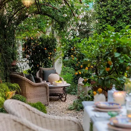 Casa Vanny, An With Private Garden * Lucca