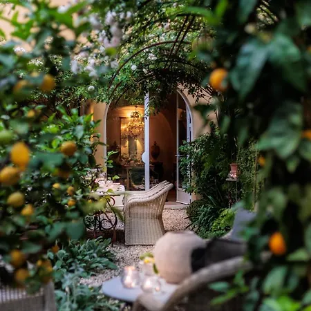 Casa Vanny, An With Private Garden Lucca