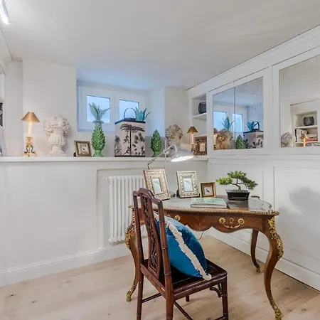 Apartamento Casa Vanny, An With Private Garden