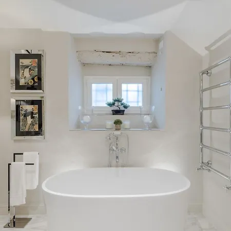 Casa Vanny, An With Private Garden Appartamento