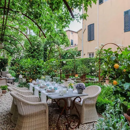 Casa Vanny, An With Private Garden Apartamento