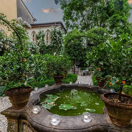 Casa Vanny, An With Private Garden