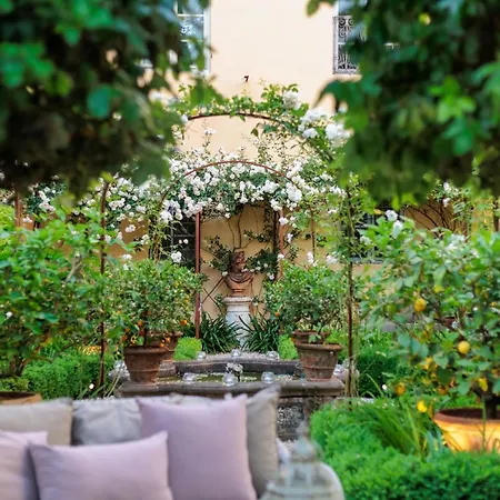 Casa Vanny, An With Private Garden *